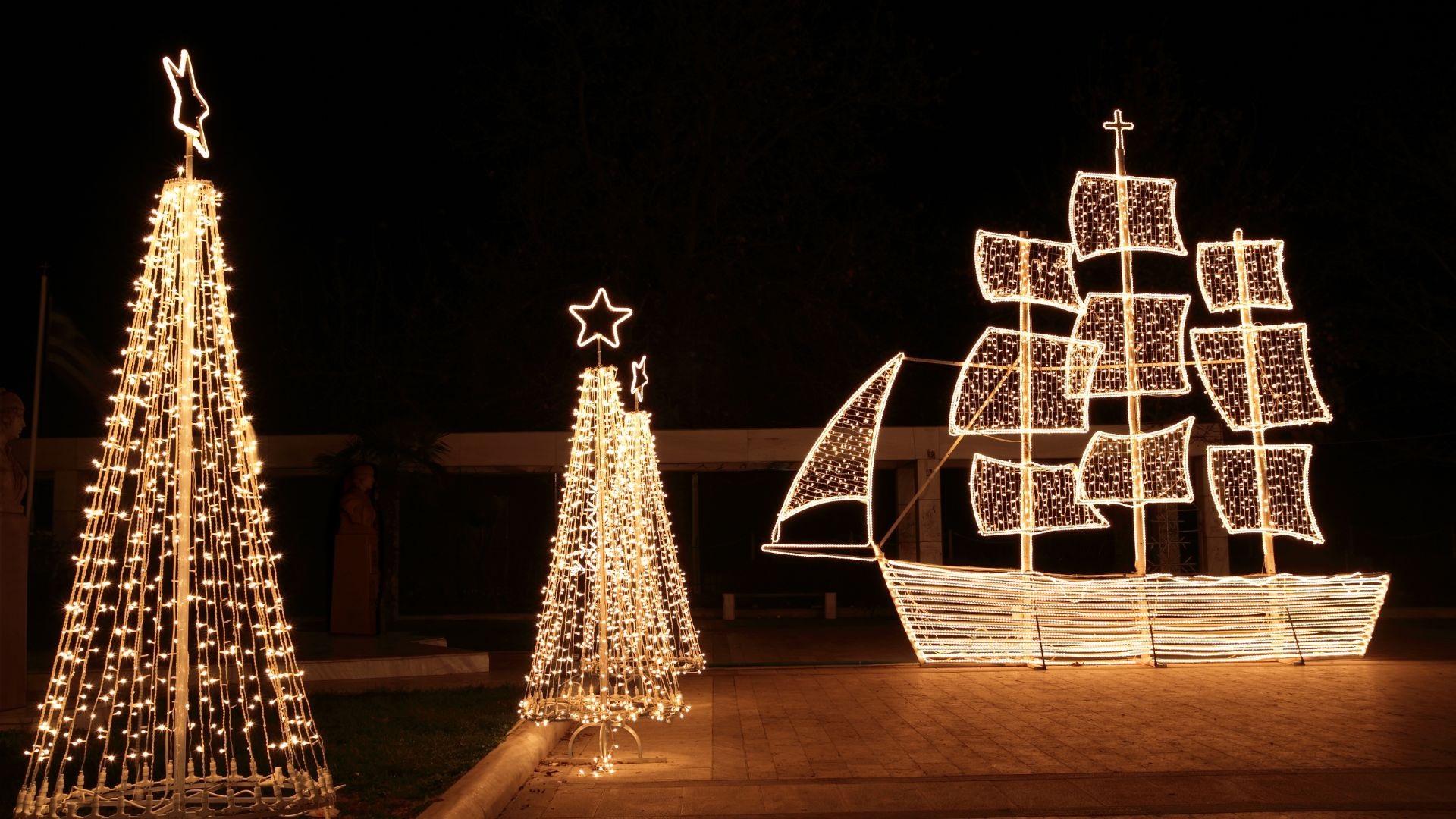 Celebrate the Christmas holidays in our Junior Suite with Jacuzzi